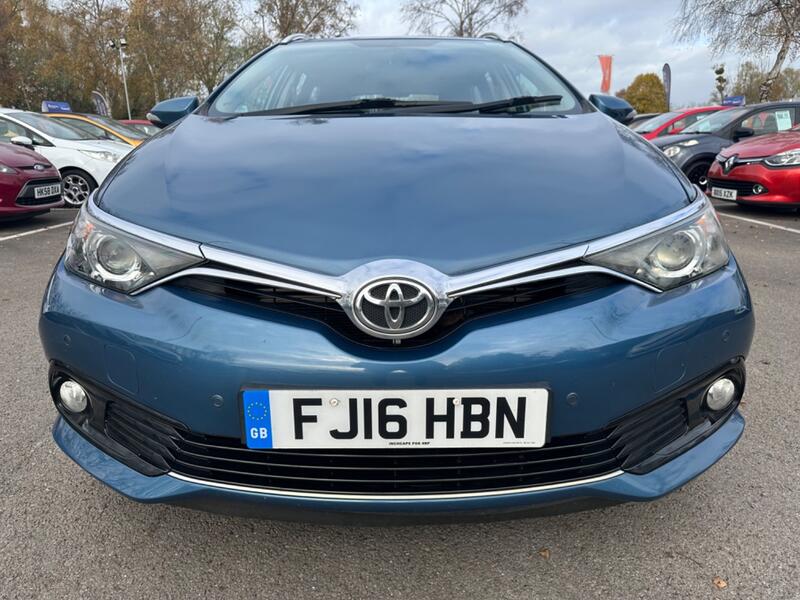 TOYOTA AURIS