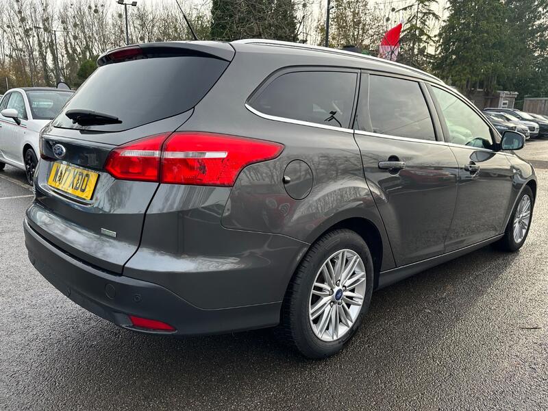 FORD FOCUS