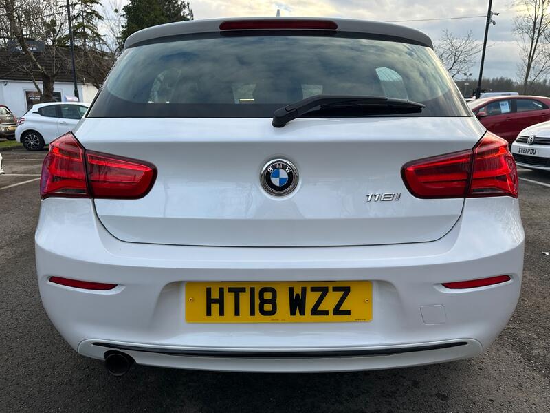 BMW 1 SERIES