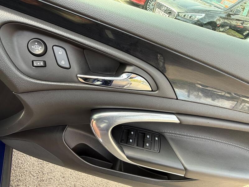 VAUXHALL INSIGNIA